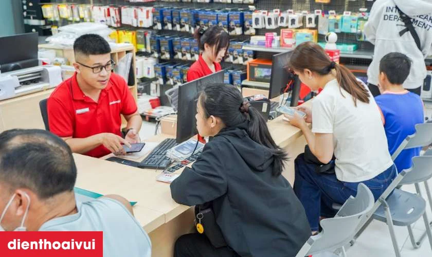 Quy tr&igrave;nh thay c&aacute;p m&agrave;n h&igrave;nh Apple Watch Series 6 loại Pro tại Điện Thoại Vui