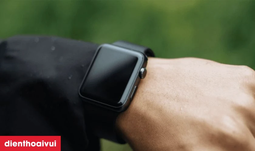 Khi n&agrave;o cần thay c&aacute;p m&agrave;n h&igrave;nh Apple Watch Series 8 loại A+?