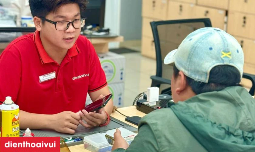 Địa chỉ thay c&aacute;p micro camera sau iPhone 13 Pro Max&nbsp; ở đ&acirc;u uy t&iacute;n, lấy liền lại TPHCM v&agrave; H&agrave; Nội