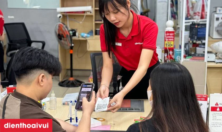 Quy tr&igrave;nh thay c&aacute;p micro camera sau iPhone 13 Pro Max chuy&ecirc;n nghiệp lấy liền tại Điện Thoại Vui