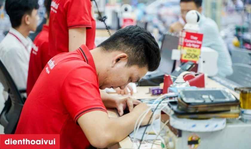 Quy trình thay cáp nguồn tại Điện Thoại Vui