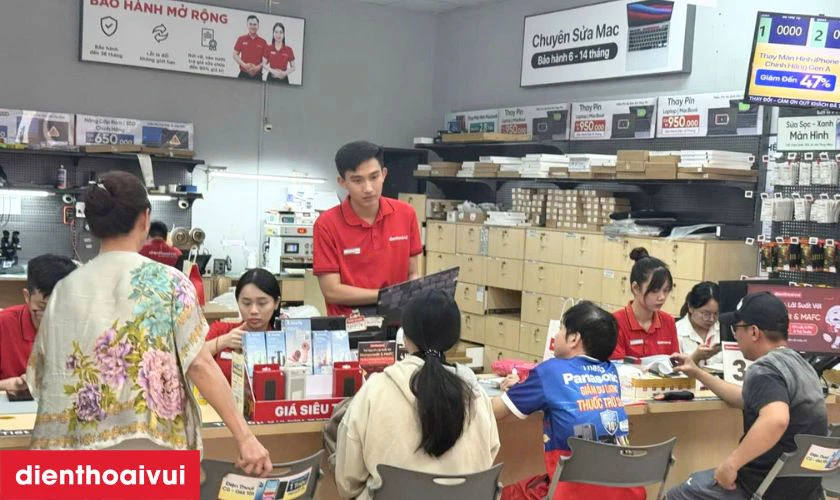 Chọn Điện Thoại Vui để thay c&aacute;p nguồn iPad