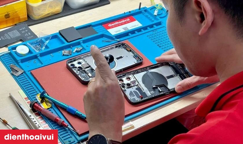 Quy tr&igrave;nh thay c&aacute;p nguồn iPhone X ch&iacute;nh h&atilde;ng GENA tại Điện Thoại Vui
