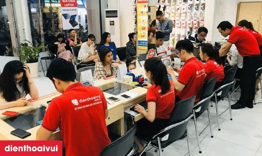 Thay c&aacute;p nguồn được thực hiện minh bạch bởi kỹ thuật vi&ecirc;n chuy&ecirc;n nghiệp