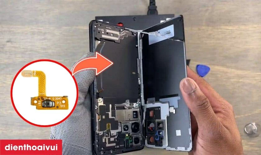 Thay c&aacute;p nguồn Samsung S21 Plus l&agrave; g&igrave;?