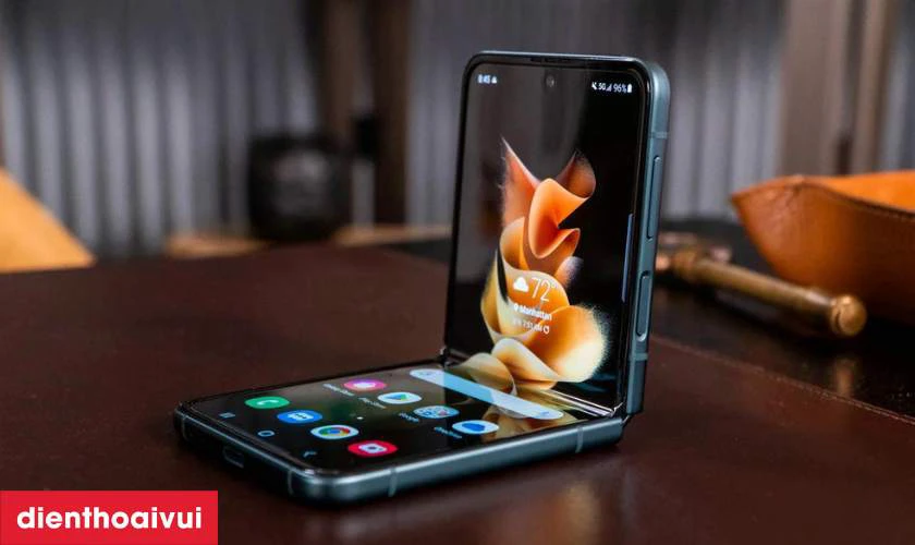 Tại sao bạn cần thay c&aacute;p nối main Samsung Galaxy Z Flip 3 ch&iacute;nh h&atilde;ng Safety