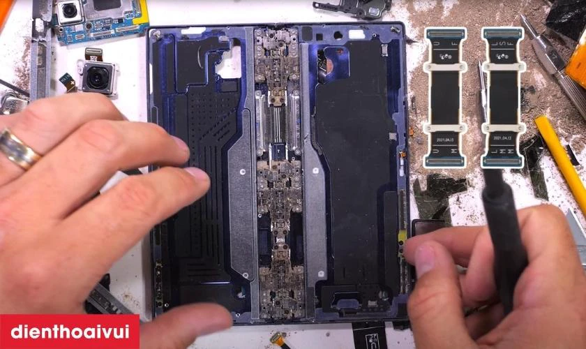 Thay c&aacute;p nối main Samsung Galaxy Z Fold 3 ch&iacute;nh h&atilde;ng Safety l&agrave; g&igrave;?