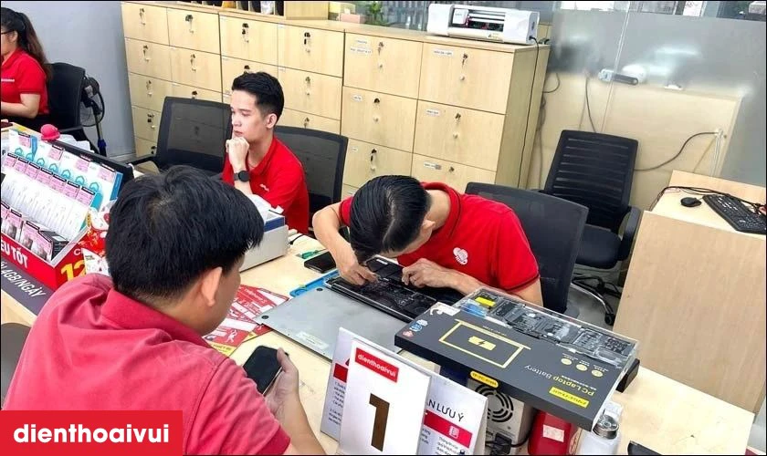 Li&ecirc;n hệ Điện Thoại Vui để được b&aacute;o gi&aacute; thay ch&acirc;n sạc Safety iPad Pro 2018 12.9 chi tiết nhất