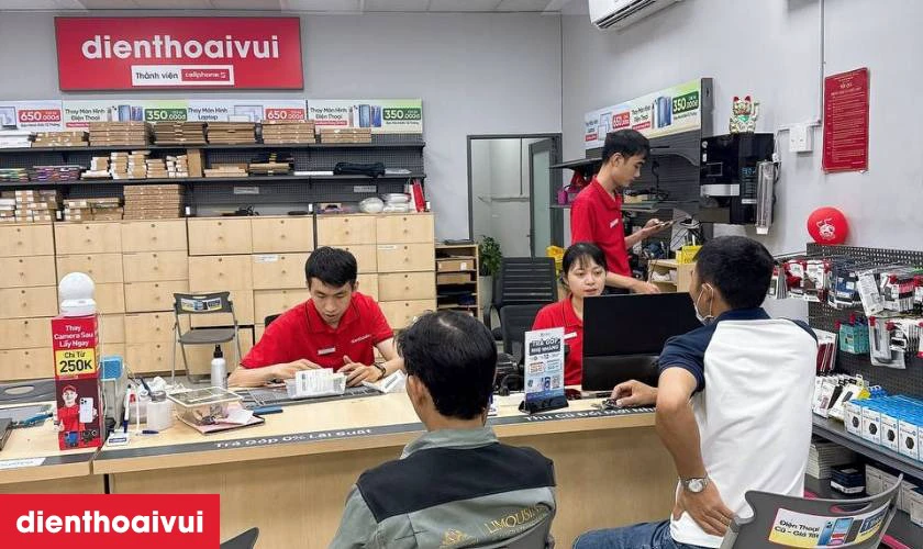 Dịch vụ thay chân sạc iPhone 12 chính hãng GENA