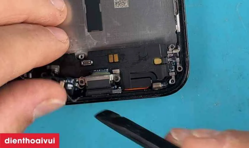 Nguy&ecirc;n nh&acirc;n ch&acirc;n sạc điện thoại iPhone 14 Pro Max bị hư hỏng