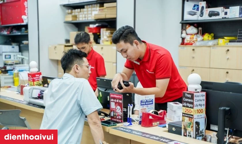 Địa chỉ thay c&aacute;p sạc kh&ocirc;ng d&acirc;y NFC