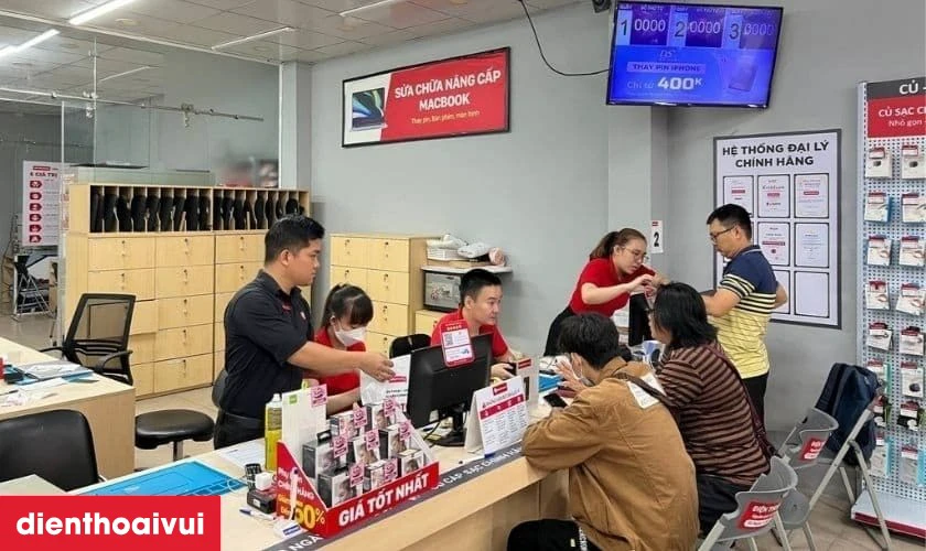 Địa chỉ thay c&aacute;p sạc kh&ocirc;ng d&acirc;y NFC iPhone 15 Pro uy t&iacute;n tại TPHCM