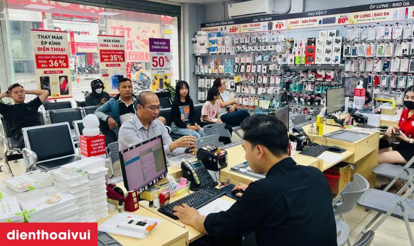 Địa chỉ thay c&aacute;p sạc kh&ocirc;ng d&acirc;y NFC iPhone 16 Pro Max uy t&iacute;n tại TPHCM & H&agrave; Nội