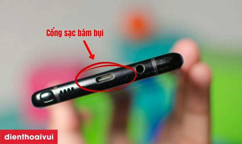 Nguy&ecirc;n nh&acirc;n Samsung Note 8 kh&ocirc;ng nhận sạc?