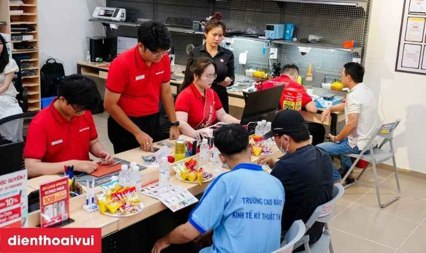 Quy tr&igrave;nh sửa chữa minh bạch, kh&aacute;ch h&agrave;ng c&oacute; thể theo d&otilde;i trực tiếp