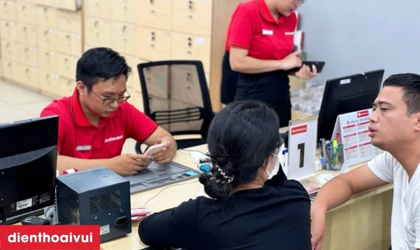 Kh&aacute;ch h&agrave;ng được tư vấn t&igrave;nh trạng m&aacute;y, b&aacute;o gi&aacute; trước khi sửa