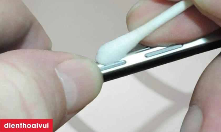 C&aacute;ch bảo quản n&uacute;t volume iPhone XR ch&iacute;nh h&atilde;ng GENA sau khi thay
