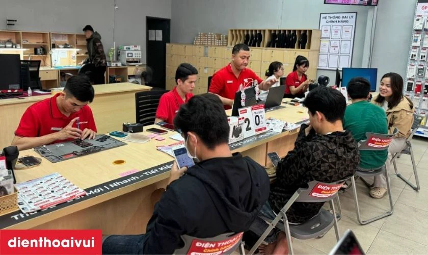 Thời gian thay nhanh, kh&aacute;ch c&oacute; thể chờ v&agrave; nhận m&aacute;y trong ng&agrave;y