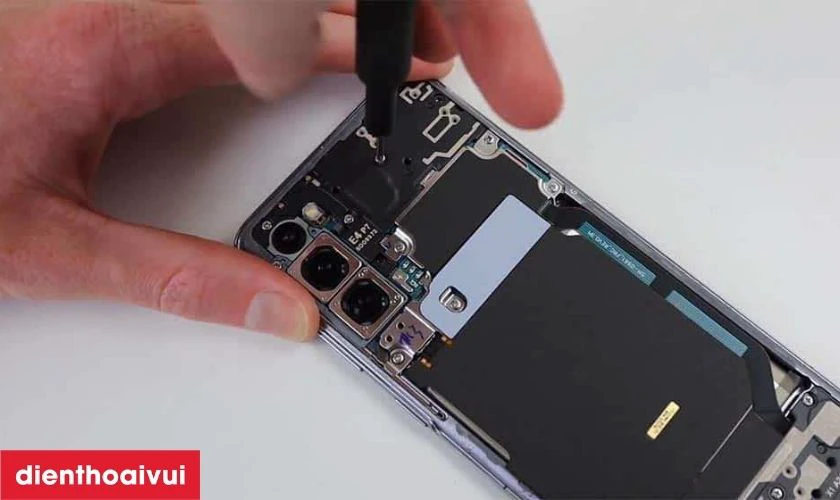 Thay c&aacute;p Volume Samsung S22 Ultra l&agrave; g&igrave;?