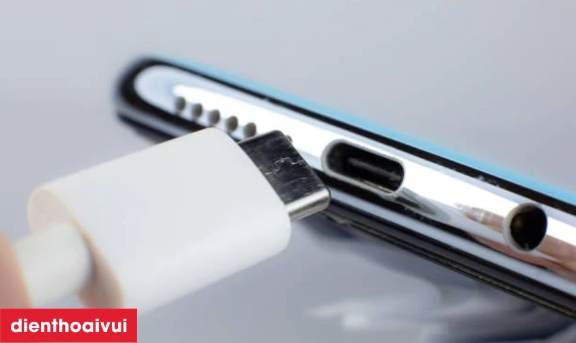 Cần lưu ý gì sau khi thay chân sạc để dùng bền hơn?