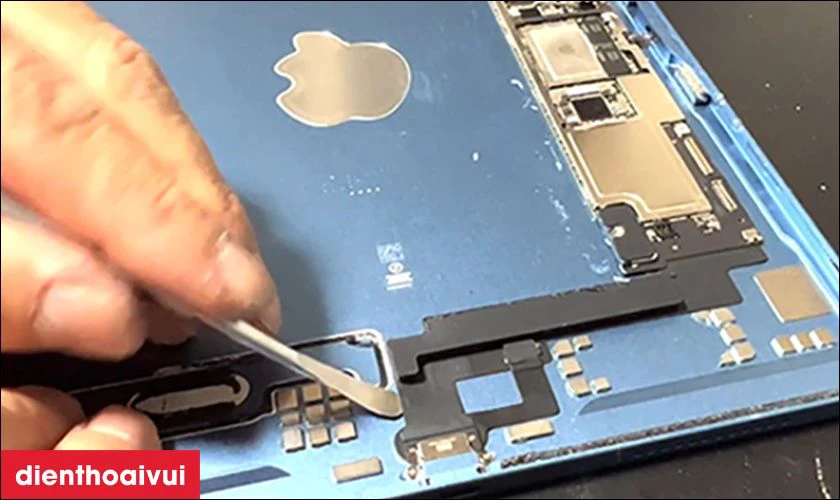 Nguy&ecirc;n nh&acirc;n ch&acirc;n sạc iPad Air 5 bị hư hỏng