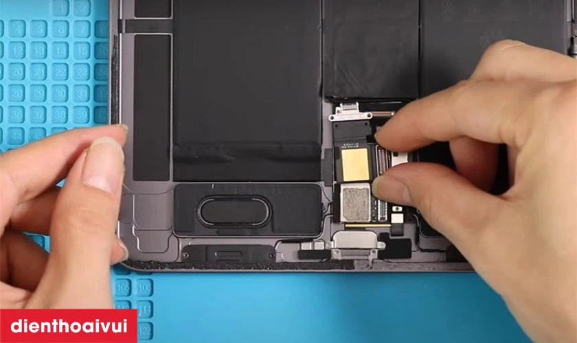 C&oacute; n&ecirc;n thay ch&acirc;n sạc iPad Pro 11 2020 h&atilde;ng Safety kh&ocirc;ng?