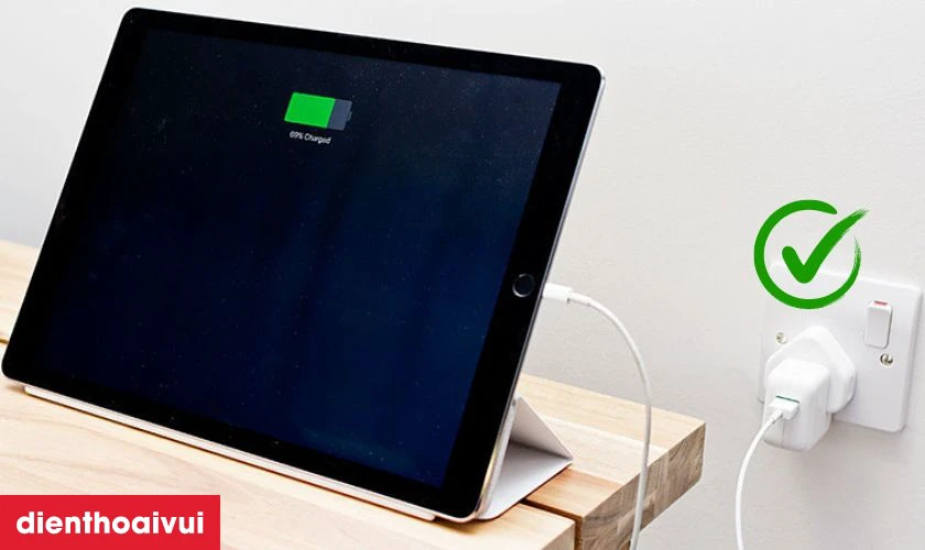 Thay ch&acirc;n sạc iPad Pro 11 2021 mới để bảo vệ m&aacute;y v&agrave; an to&agrave;n cho bạn khi sử dụng