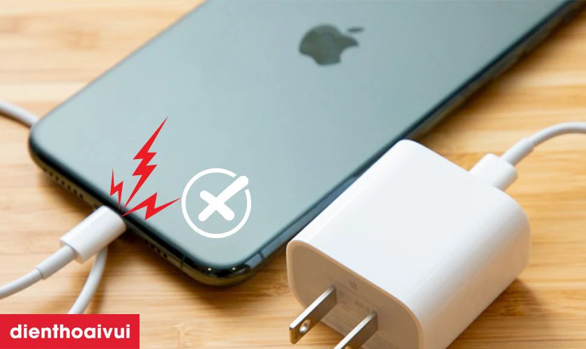 Khi nào bạn cần thay chân sạc iPhone 11 Pro chính hãng GENA?
