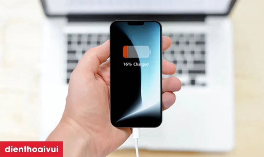 Khi nào bạn cần thay chân sạc iPhone 12 Mini chính hãng GENA?