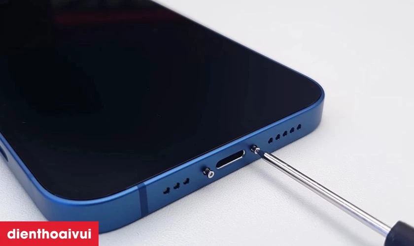 C&aacute;c dấu hiệu nhận biết bạn cần thay ch&acirc;n sạc iPhone 14 Plus ch&iacute;nh h&atilde;ng GENA mới