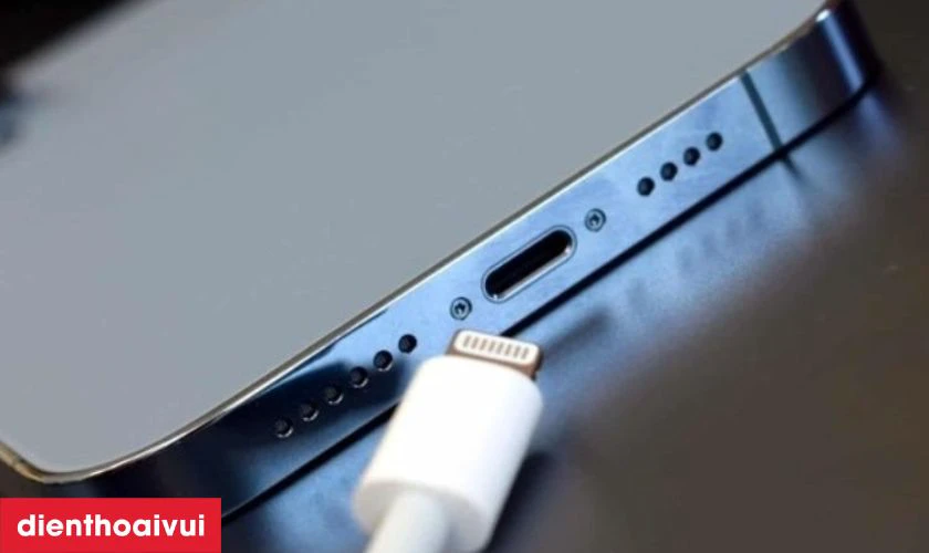 Đánh giá cổng sạc điện thoại iPhone 14 Pro Max