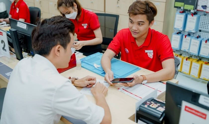 Dịch vụ thay chân sạc cho iPhone 14 Pro Max chất lượng tại Điện Thoại Vui