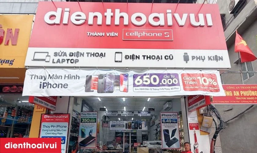 V&igrave; sao n&ecirc;n thay ch&acirc;n sạc iPhone 15 Pro Max tại cửa h&agrave;ng Điện Thoại Vui?