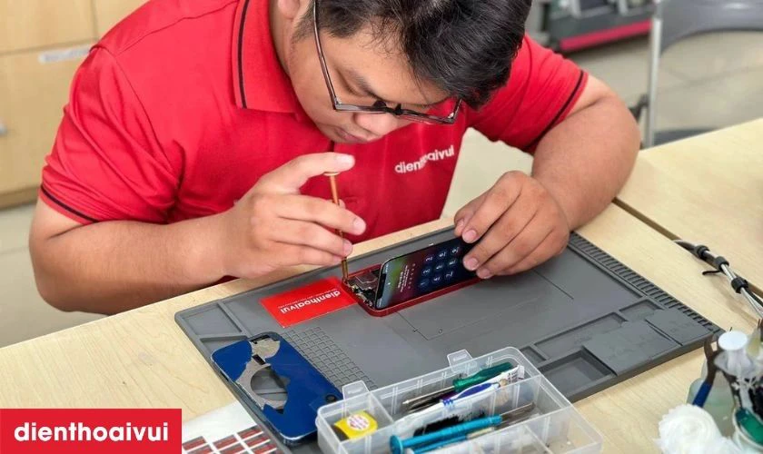 Quy trình thay chân sạc Samsung A10s lấy liền tại Điện Thoại Vui