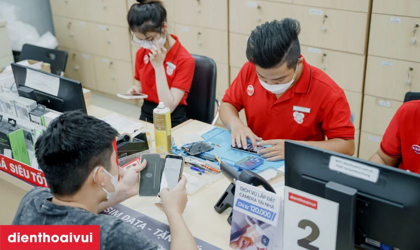 Quy tr&igrave;nh thay ch&acirc;n sạc Samsung Galaxy A05S lấy liền tại Điện Thoại Vui