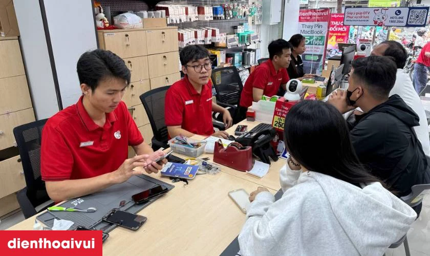 Quy trình thay chân sạc Samsung Galaxy A25 lấy liền tại Điện Thoại Vui