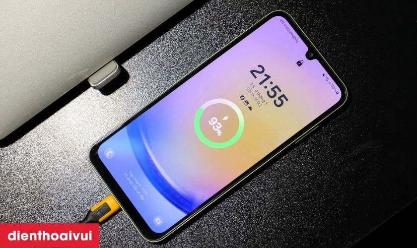 Hướng dẫn c&aacute;ch sạc điện thoại an to&agrave;n
