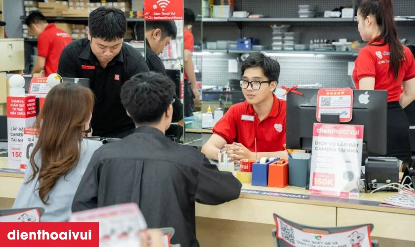 Quy tr&igrave;nh thay ch&acirc;n sạc Samsung Galaxy A33 lấy liền tại Điện Thoại Vui