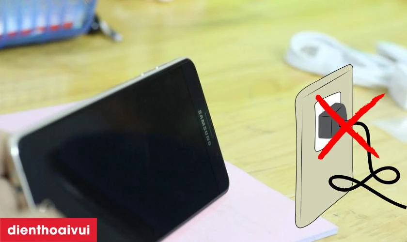 Nguy&ecirc;n nh&acirc;n khiến chui sạc Samsung Galaxy A7 2016 bị hỏng