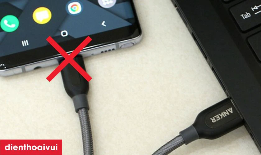 C&aacute;c dấu hiệu nhận biết bạn cần thay ch&acirc;n sạc Samsung Galaxy A72