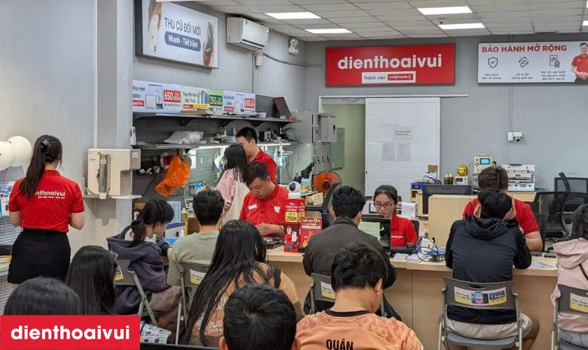 Thay ch&acirc;n sạc mới đạt chuẩn