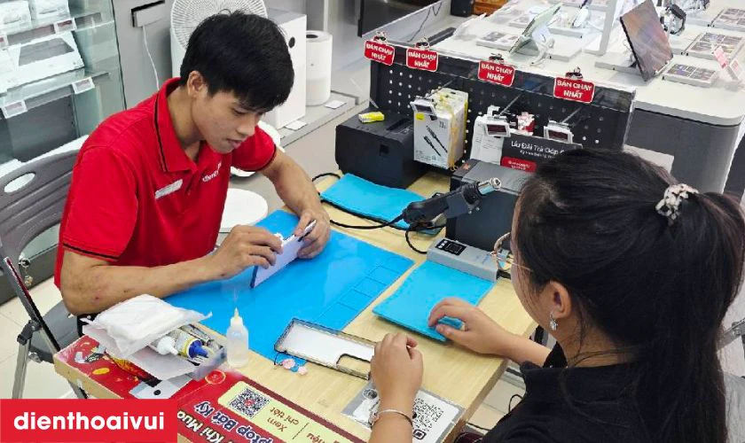 Quy tr&igrave;nh thay ch&acirc;n sạc Xiaomi Redmi 15 tại Điện Thoại Vui