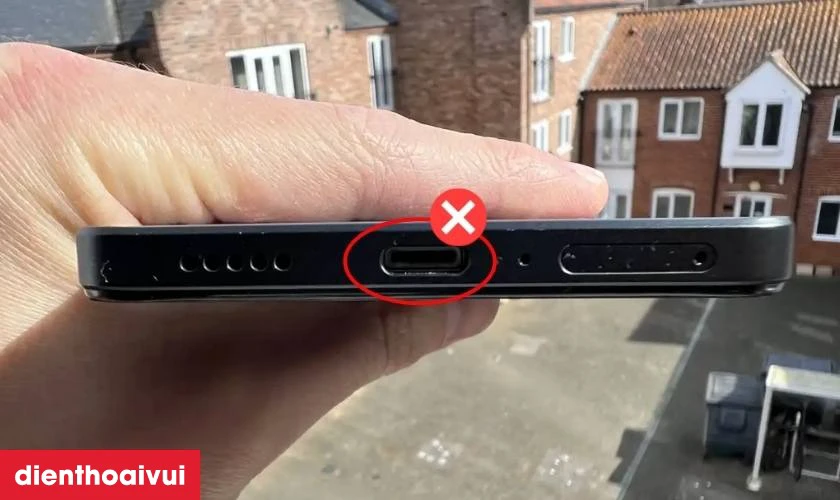 Tại sao điện thoại Xiaomi Redmi Note 12 Pro bị hư chân sạc?