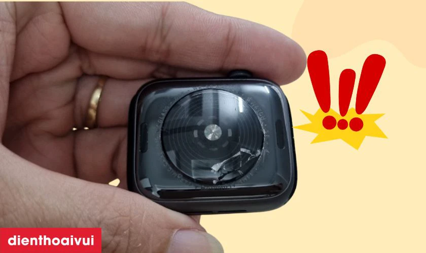 Khi n&agrave;o cần thay đế sạc Apple Watch Series 5 40mm?