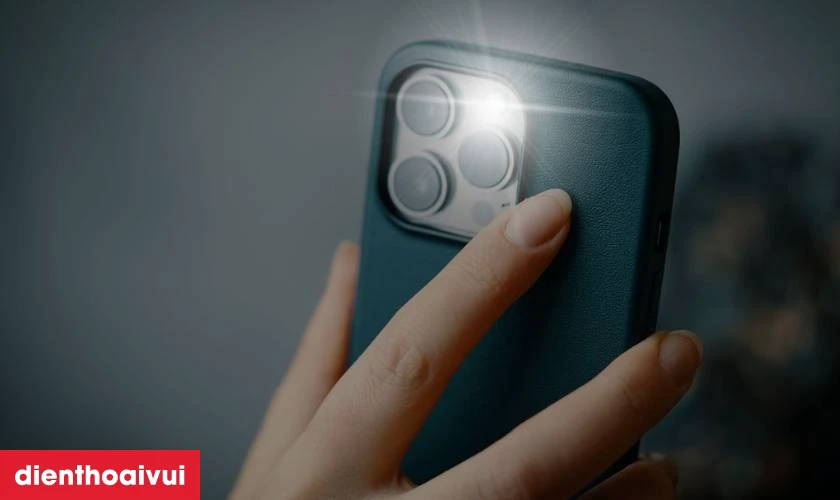 Có ảnh hưởng gì khi thay đèn flash iPhone 14 Pro Max không?