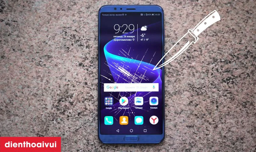 Mặt k&iacute;nh trầy xước do va đập