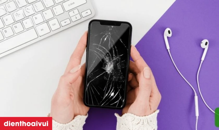 Nguy&ecirc;n nh&acirc;n tại sao điện thoại dễ bị nứt vỡ mặt k&iacute;nh