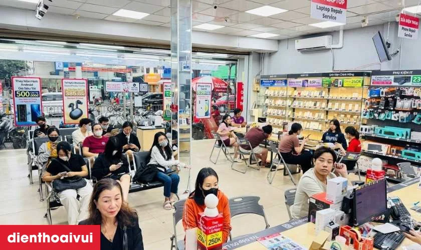 Địa chỉ thay &eacute;p k&iacute;nh Itel S23 ở đ&acirc;u uy t&iacute;n tại TPHCM v&agrave; H&agrave; Nội