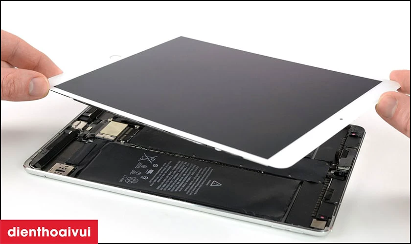 Những lưu &yacute; cần quan t&acirc;m sau khi thay &eacute;p k&iacute;nh iPad Air