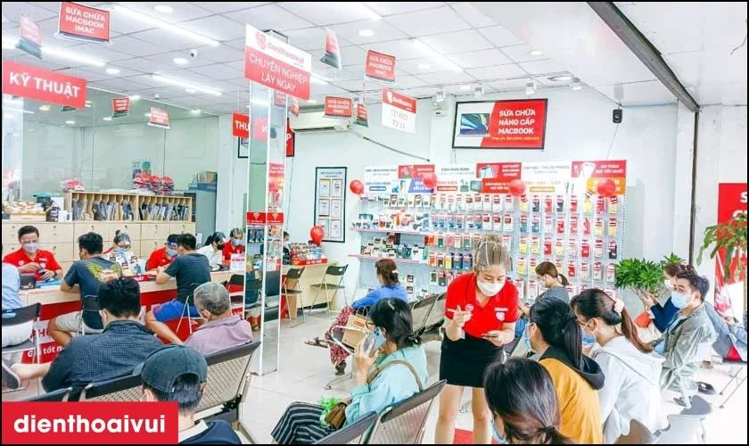 Thay &eacute;p k&iacute;nh iPad Mini uy t&iacute;n, chất lượng tại Điện Thoại Vui